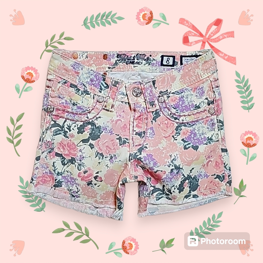 Miss Me Cargo Rose Jean Shorts. Girl's Size: Waist 08x03 Inseam.